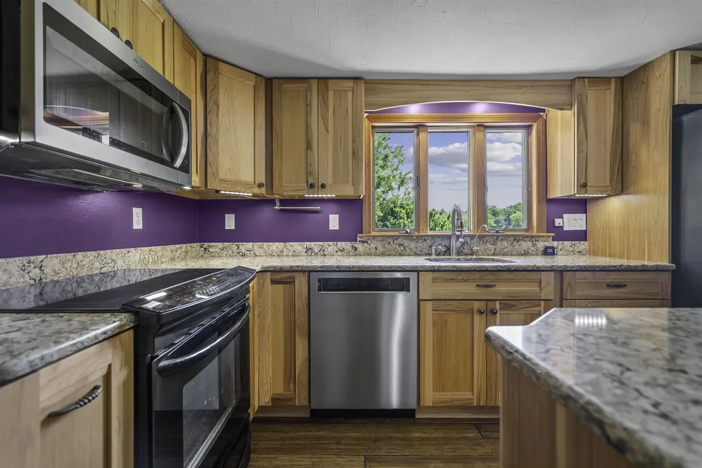 35 Tyler Road Hopkinton NH 03229