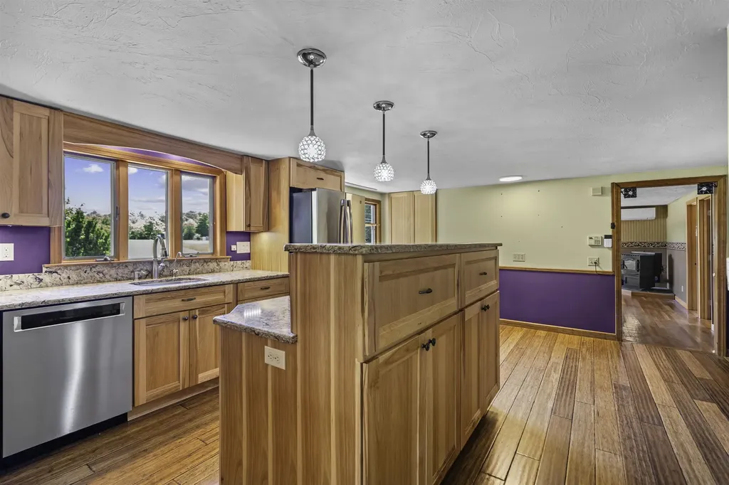 35 Tyler Road Hopkinton NH 03229