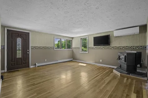 35 Tyler Road Hopkinton NH 03229