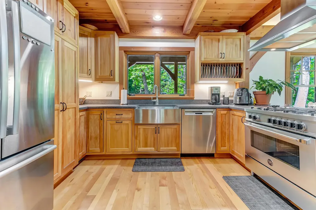 13 Lower Middle Road Chittenden VT 05763