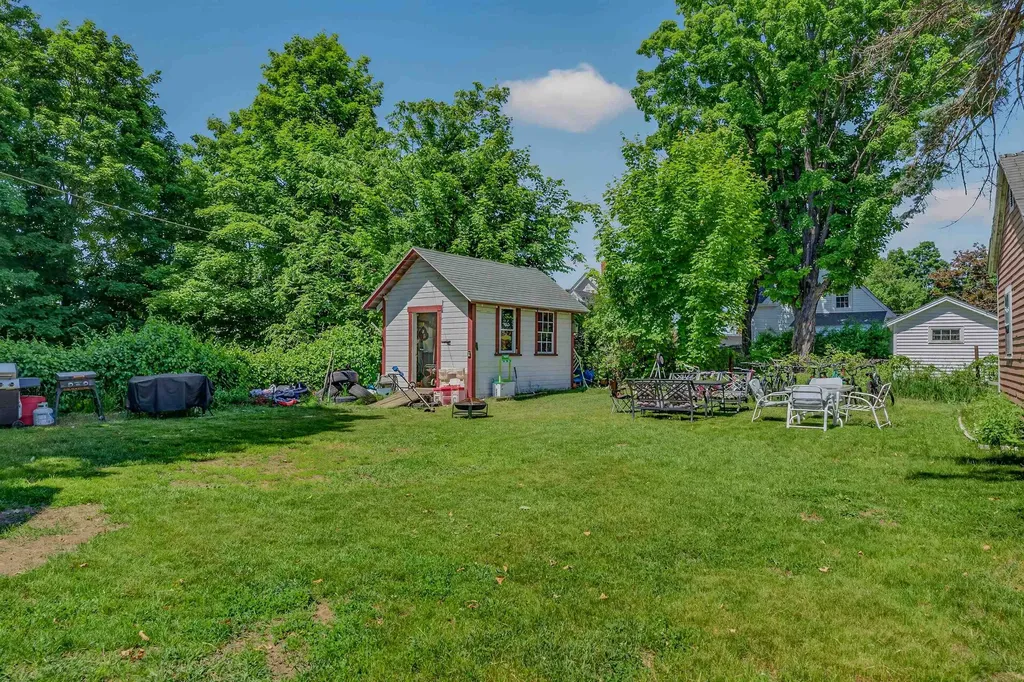 22 West Street Laconia NH 03246