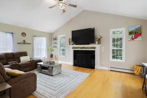 4 Dunnmoore Drive Bow NH 03304