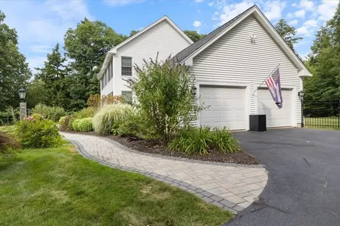 4 Dunnmoore Drive Bow NH 03304