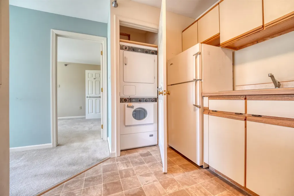 322 Parkside Road New London NH 03257