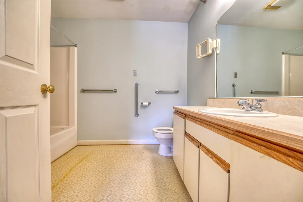 322 Parkside Road New London NH 03257
