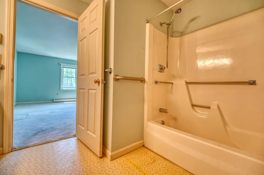 322 Parkside Road New London NH 03257