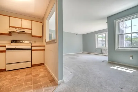 322 Parkside Road New London NH 03257