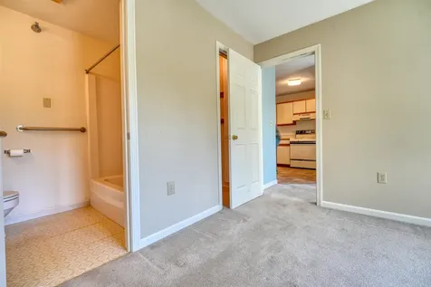 322 Parkside Road New London NH 03257