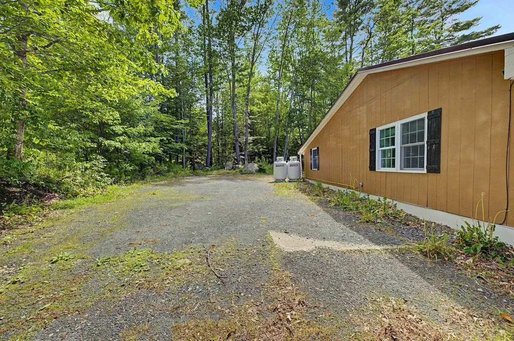 1287 Bearcamp Highway Tamworth NH 03883