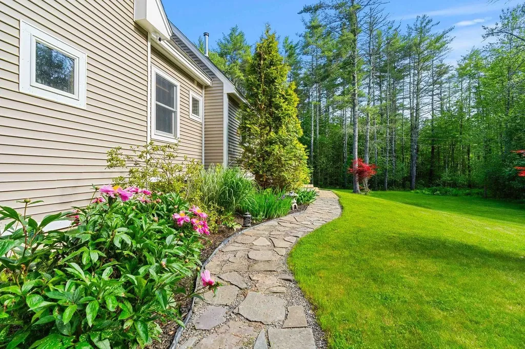 12 Doe Farm Lane Newmarket NH 03857