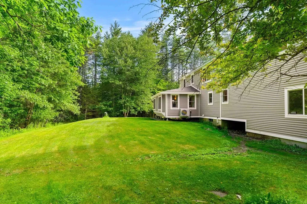 12 Doe Farm Lane Newmarket NH 03857
