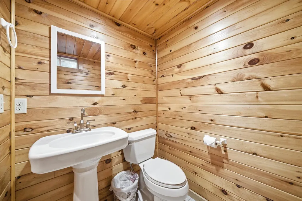 20 Mccollum Road New Boston NH 03070