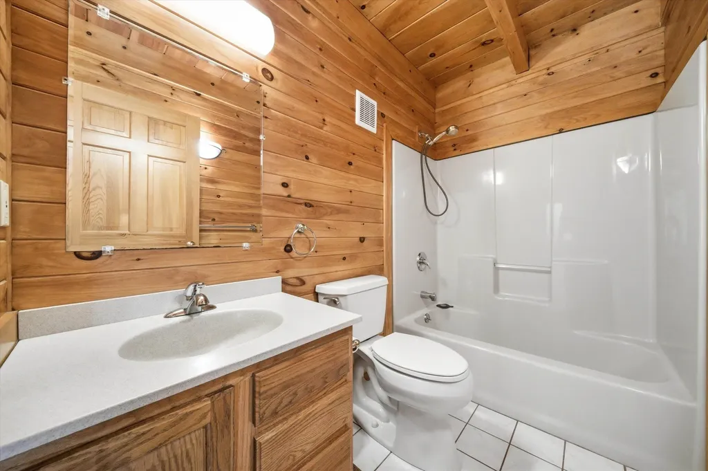 20 Mccollum Road New Boston NH 03070