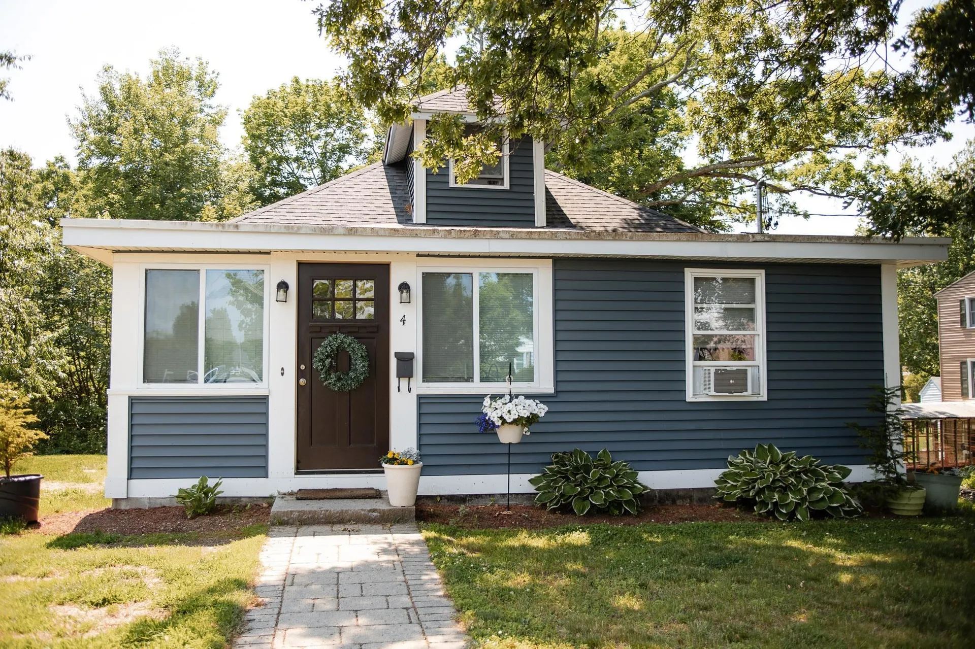 4 Troy Street Nashua NH 03064