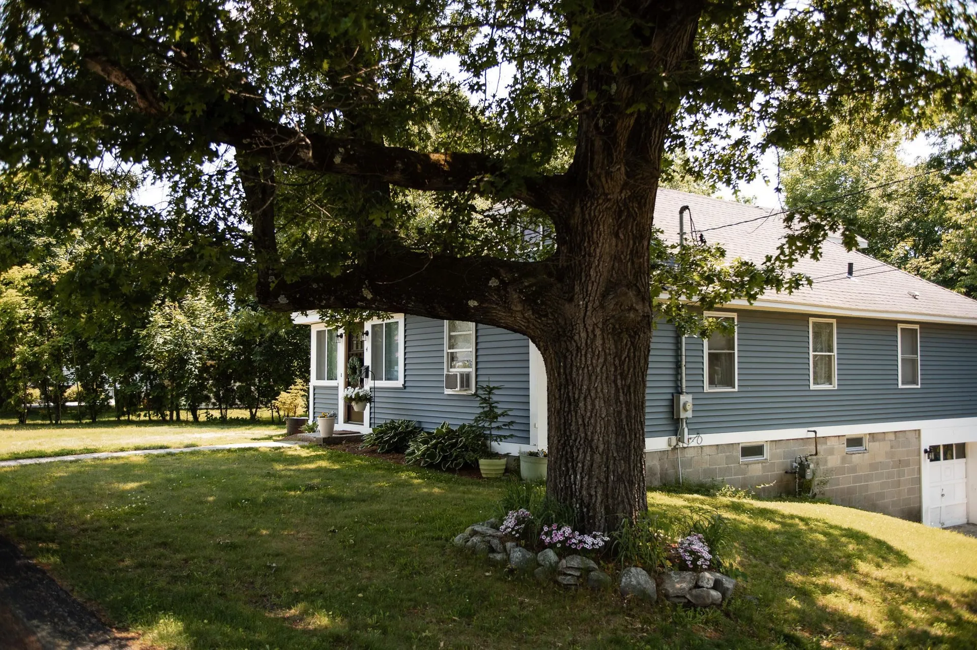 4 Troy Street Nashua NH 03064