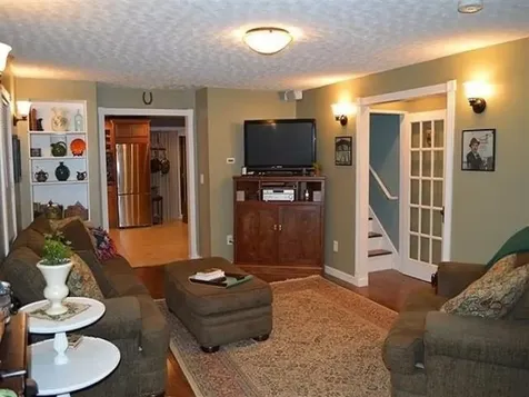 4 Troy Street Nashua NH 03064