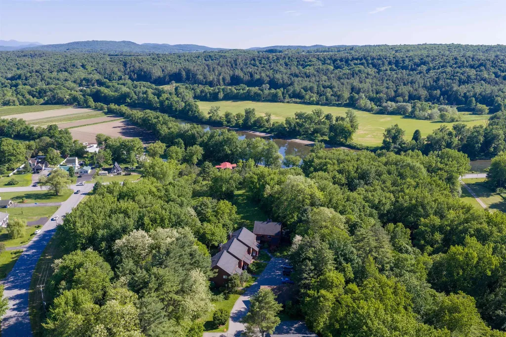 20 Greenfield Road Essex VT 05452