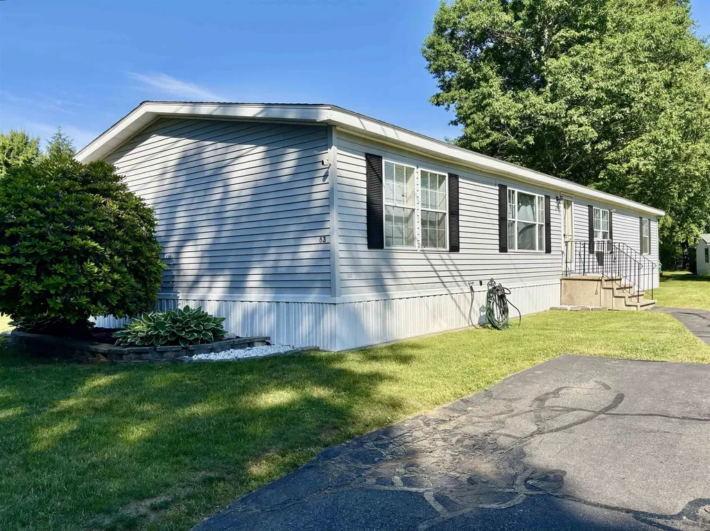63 Oak Drive North Hampton NH 03862