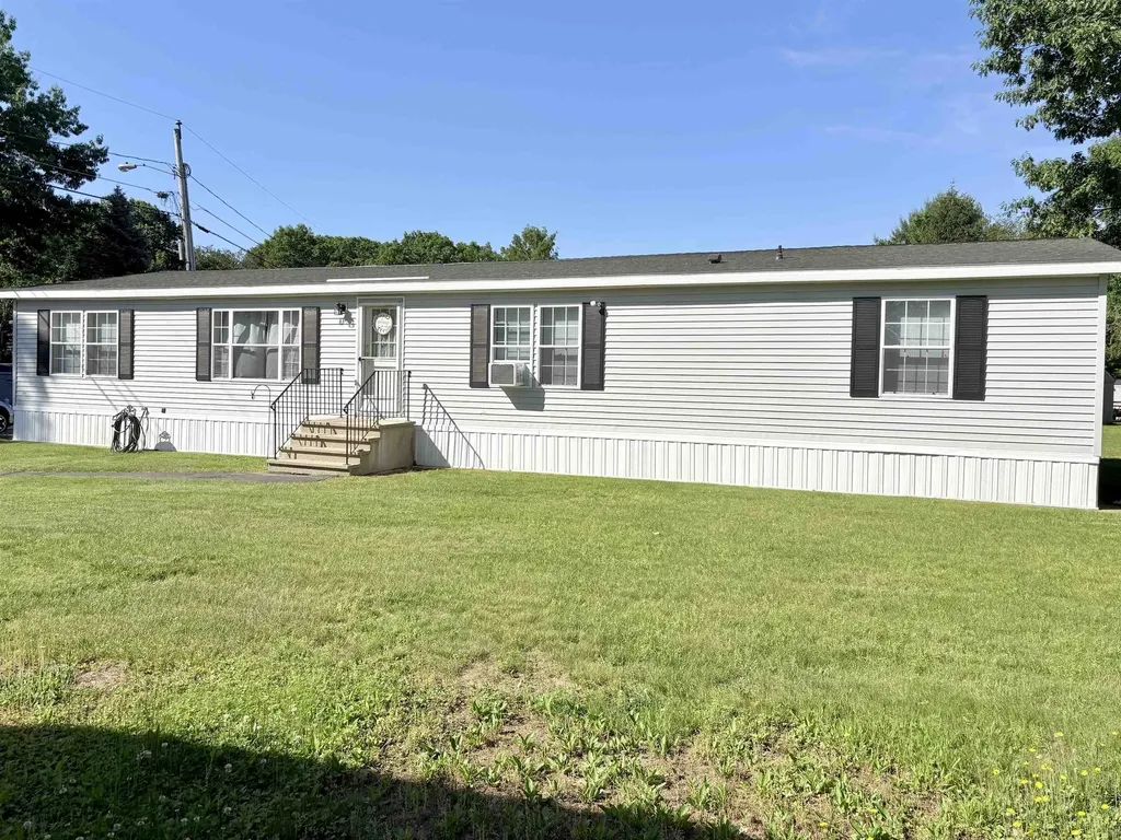 63 Oak Drive North Hampton NH 03862