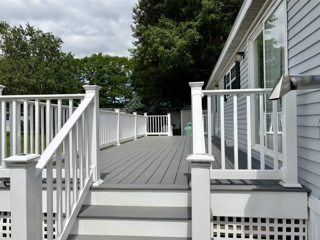 63 Oak Drive North Hampton NH 03862