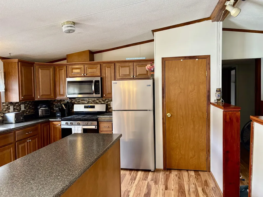 63 Oak Drive North Hampton NH 03862