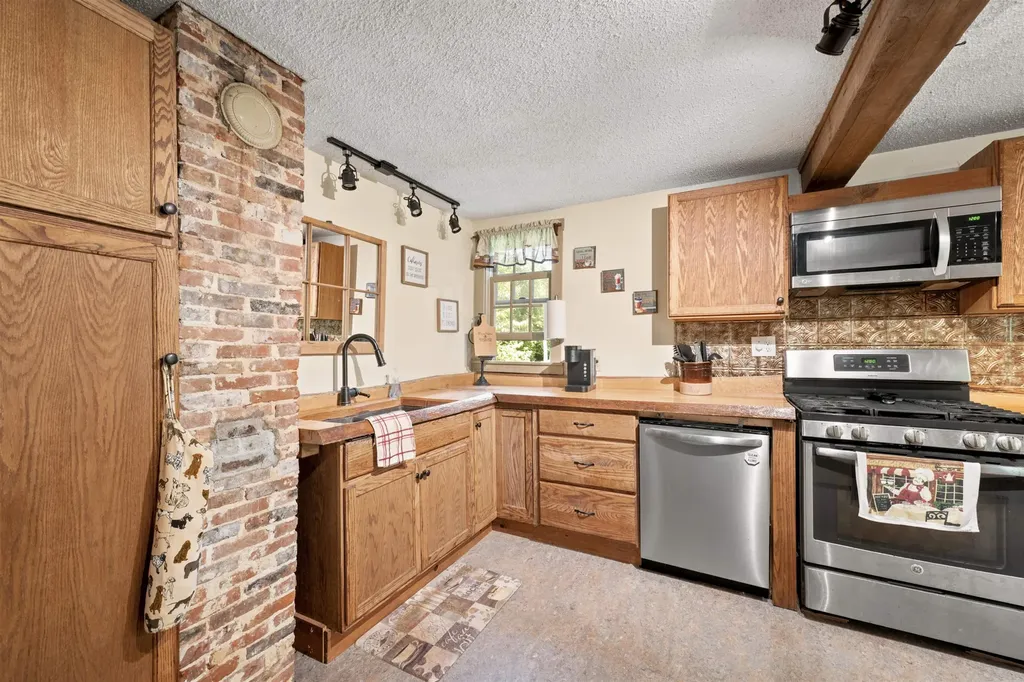 307 Calef Hill Road Sanbornton NH 03269