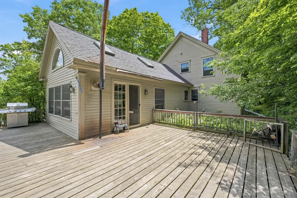307 Calef Hill Road Sanbornton NH 03269