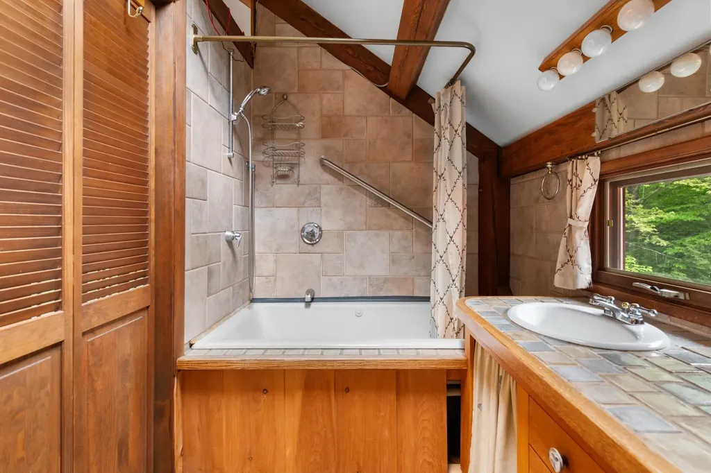 269 Knowles Hill Road Alexandria NH 03222