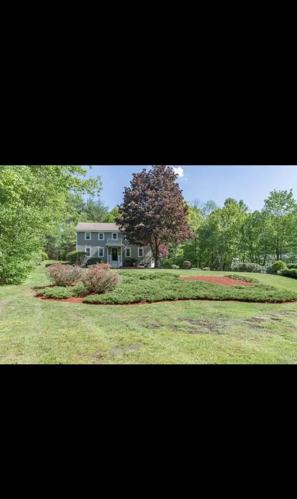 10 Oriole Road Windham NH 03087