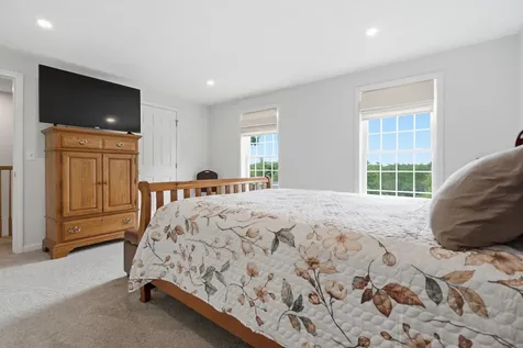 80 Rosegate Farm Drive Manchester NH 03109