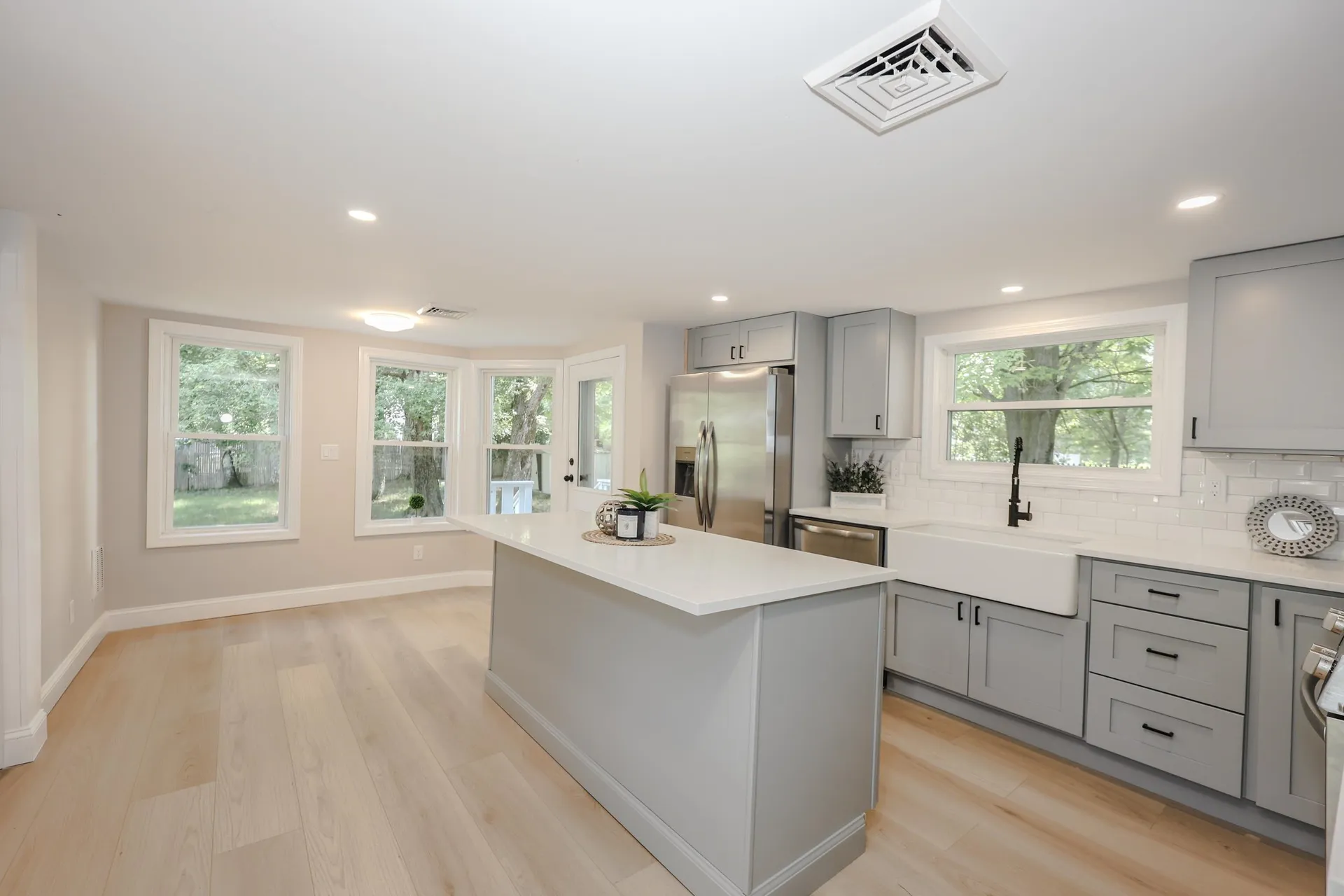 32 Raymond Road Auburn NH 03032