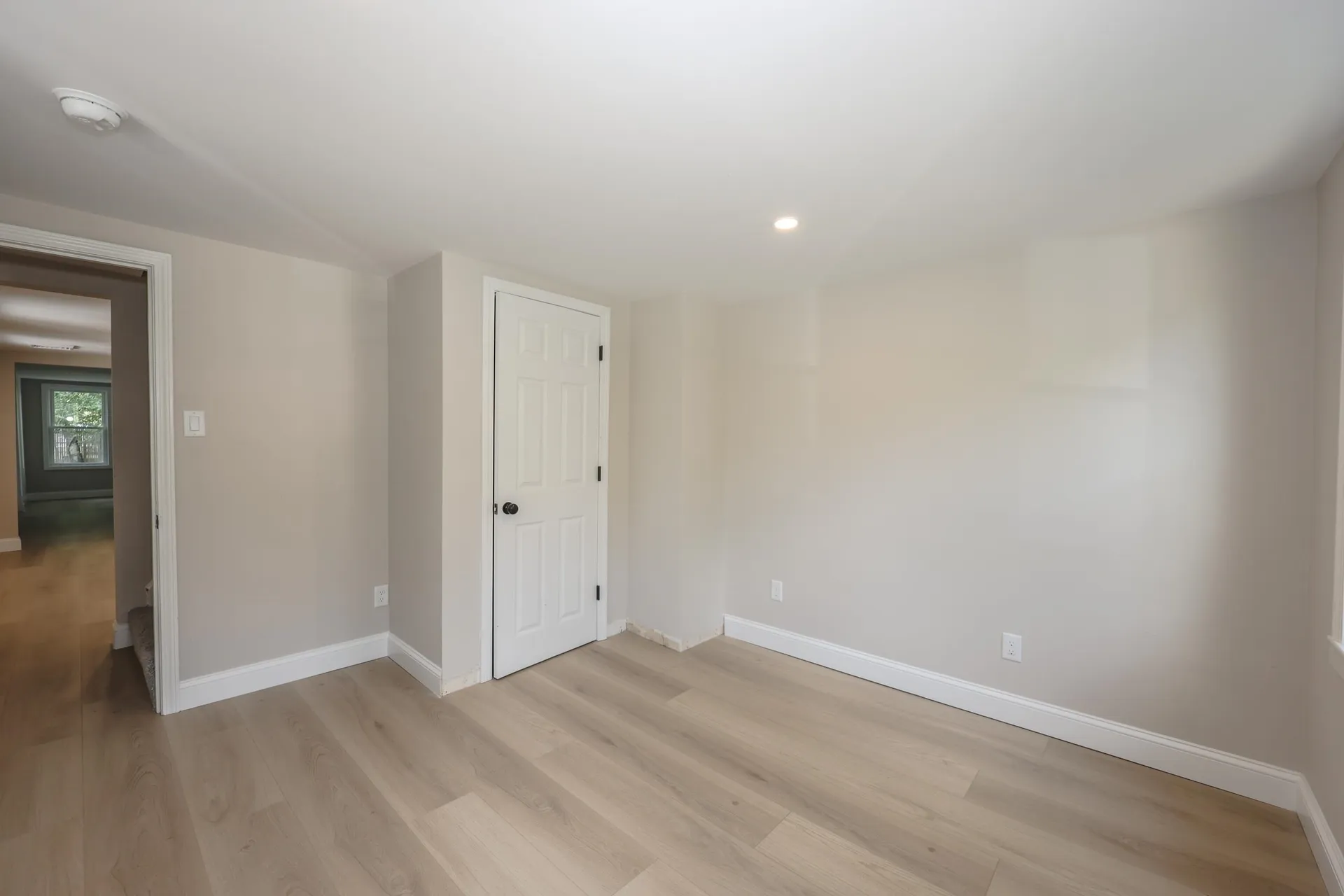 32 Raymond Road Auburn NH 03032
