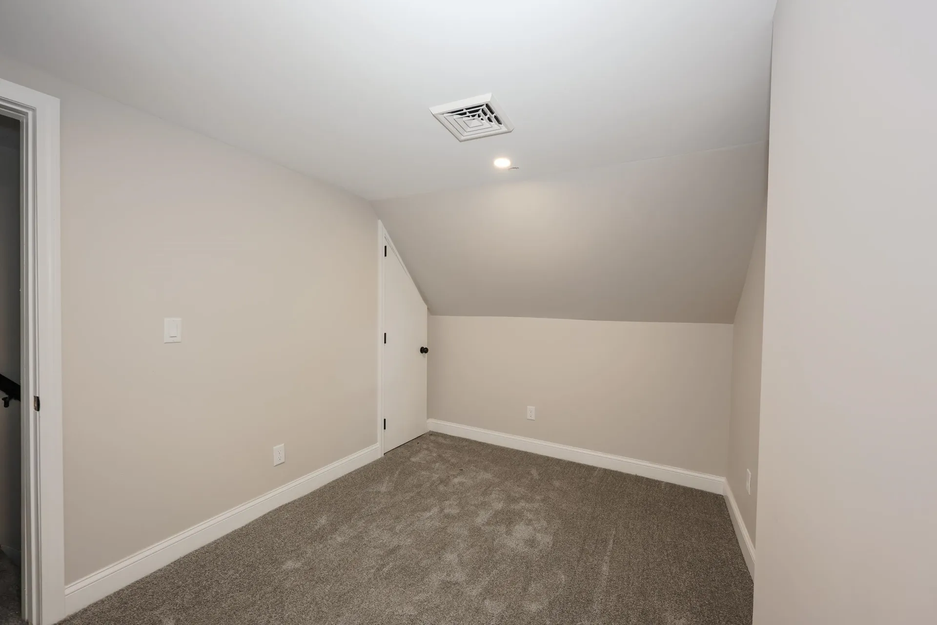 32 Raymond Road Auburn NH 03032