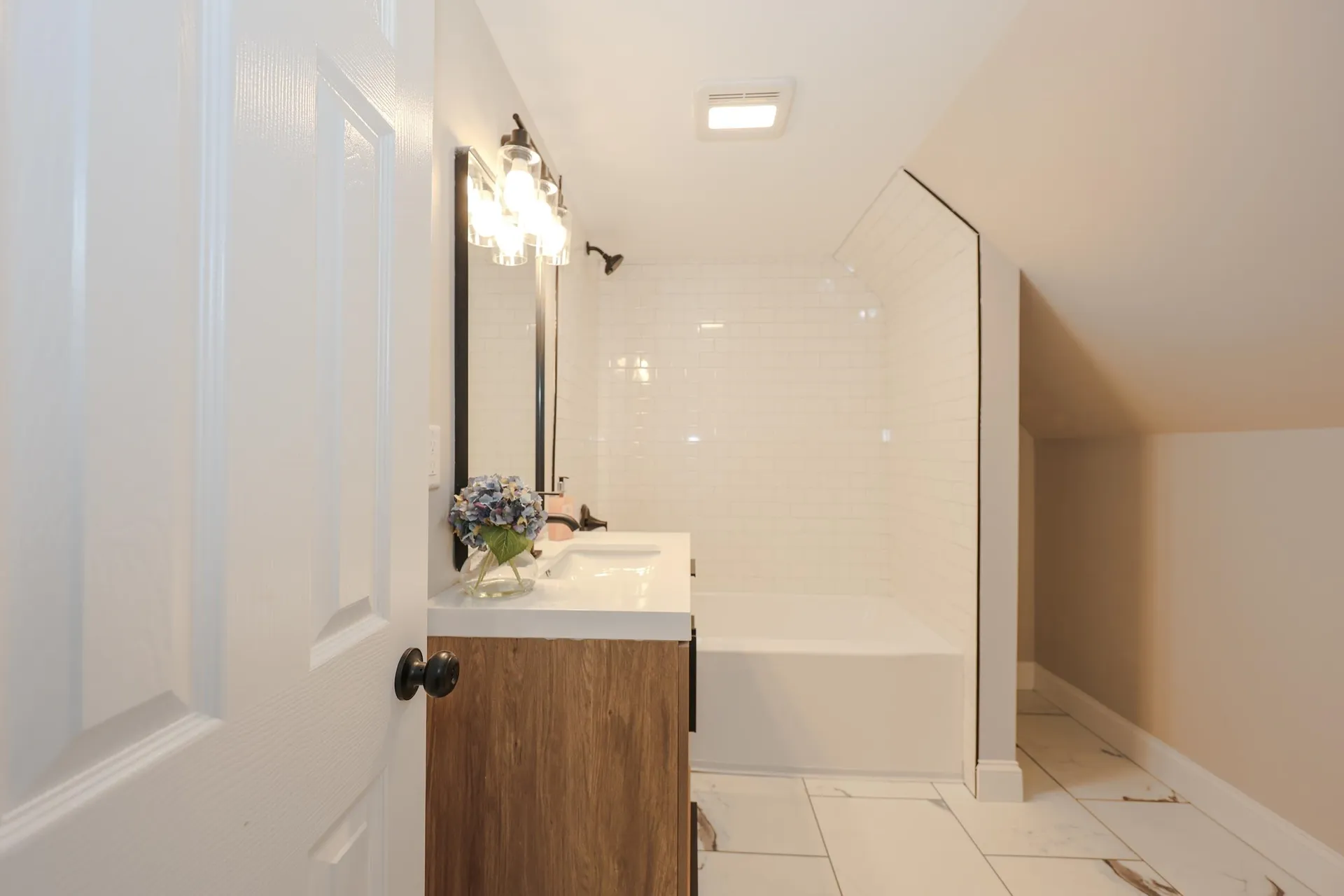 32 Raymond Road Auburn NH 03032