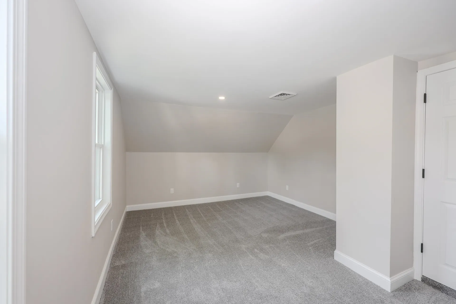 32 Raymond Road Auburn NH 03032