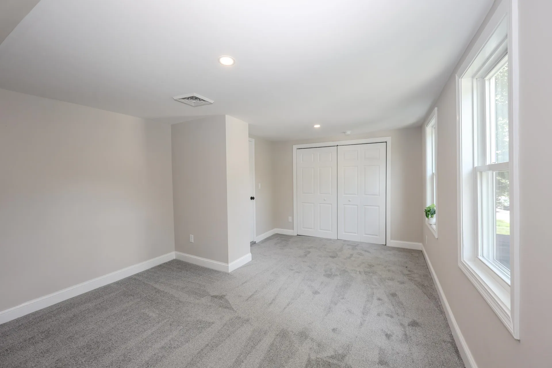 32 Raymond Road Auburn NH 03032
