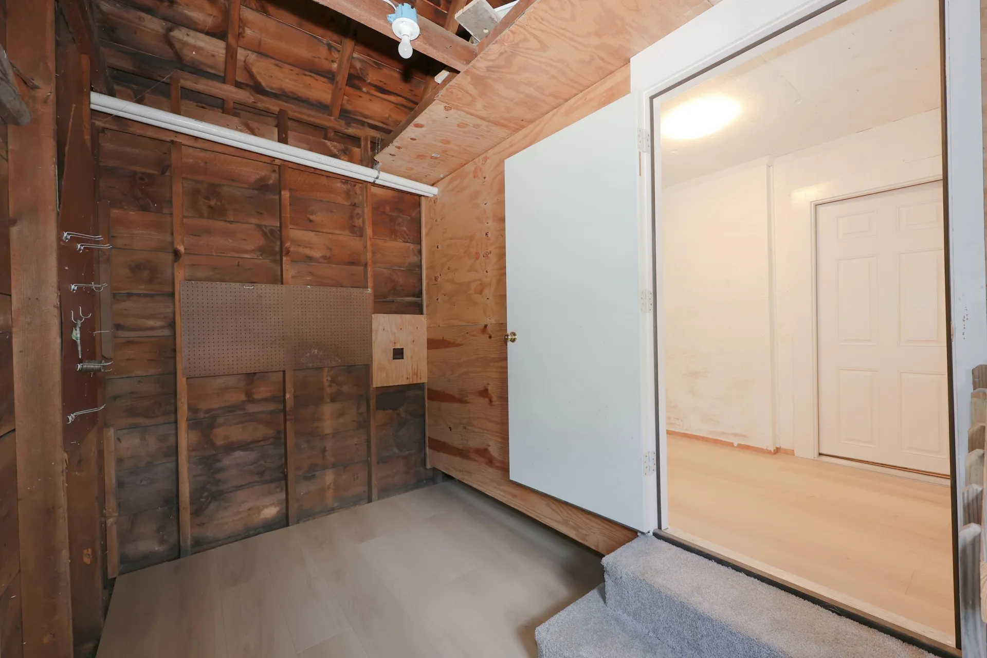 32 Raymond Road Auburn NH 03032