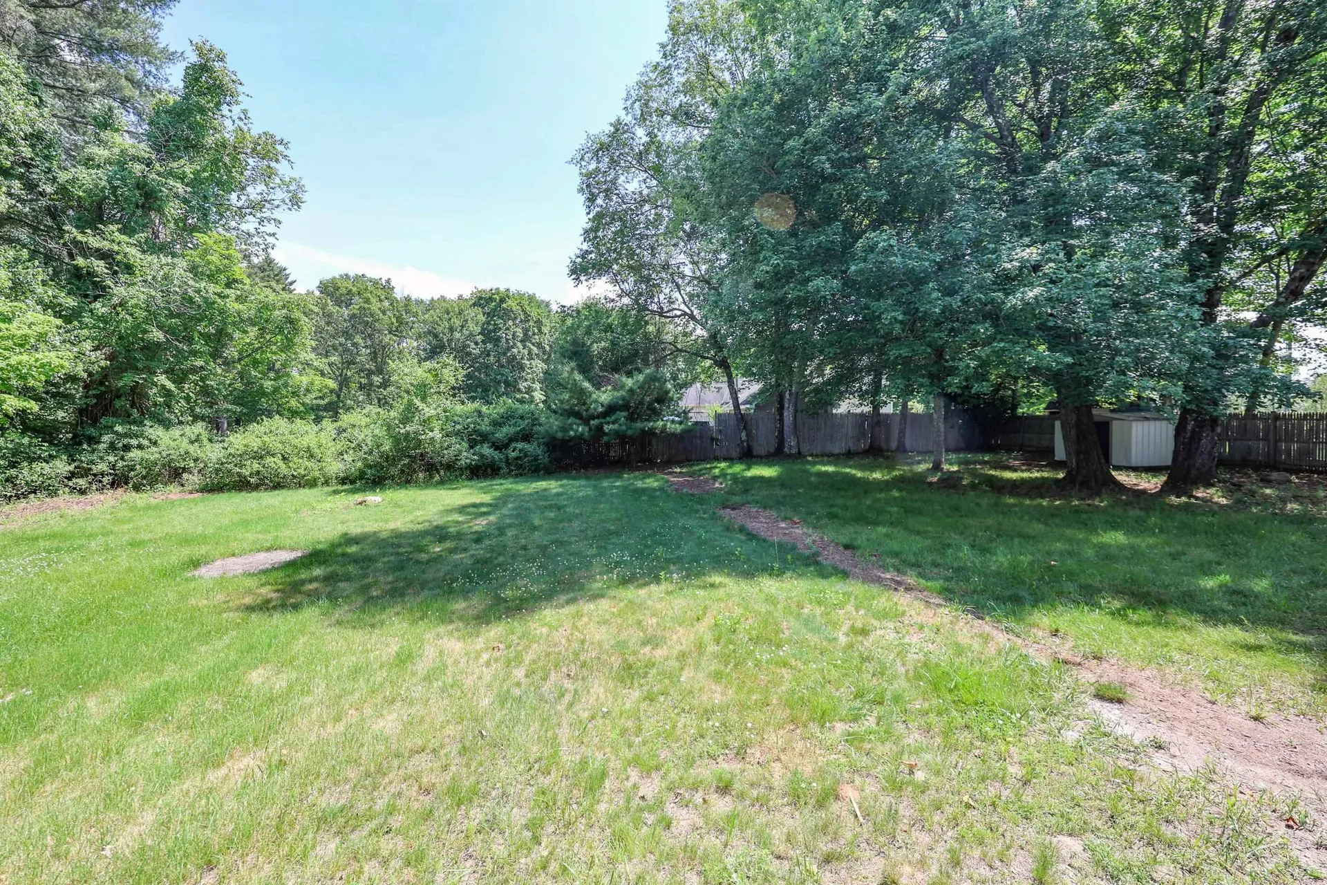 32 Raymond Road Auburn NH 03032