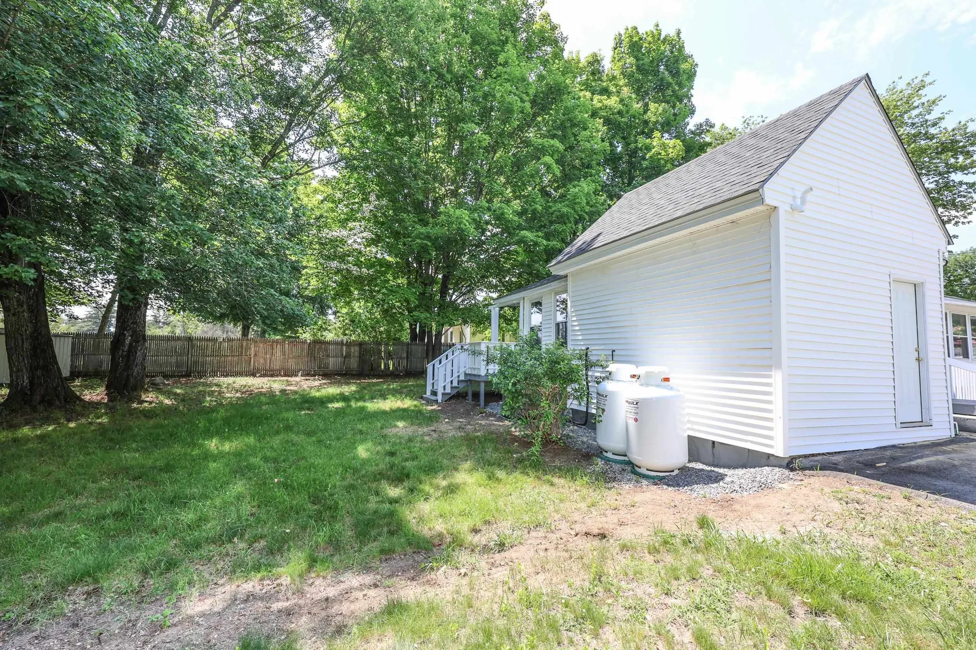 32 Raymond Road Auburn NH 03032