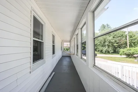 32 Raymond Road Auburn NH 03032