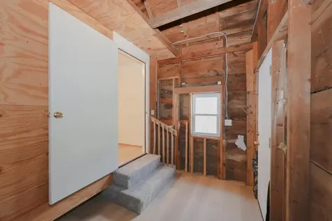 32 Raymond Road Auburn NH 03032