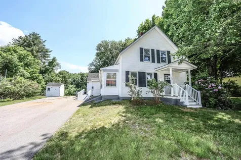 32 Raymond Road Auburn NH 03032