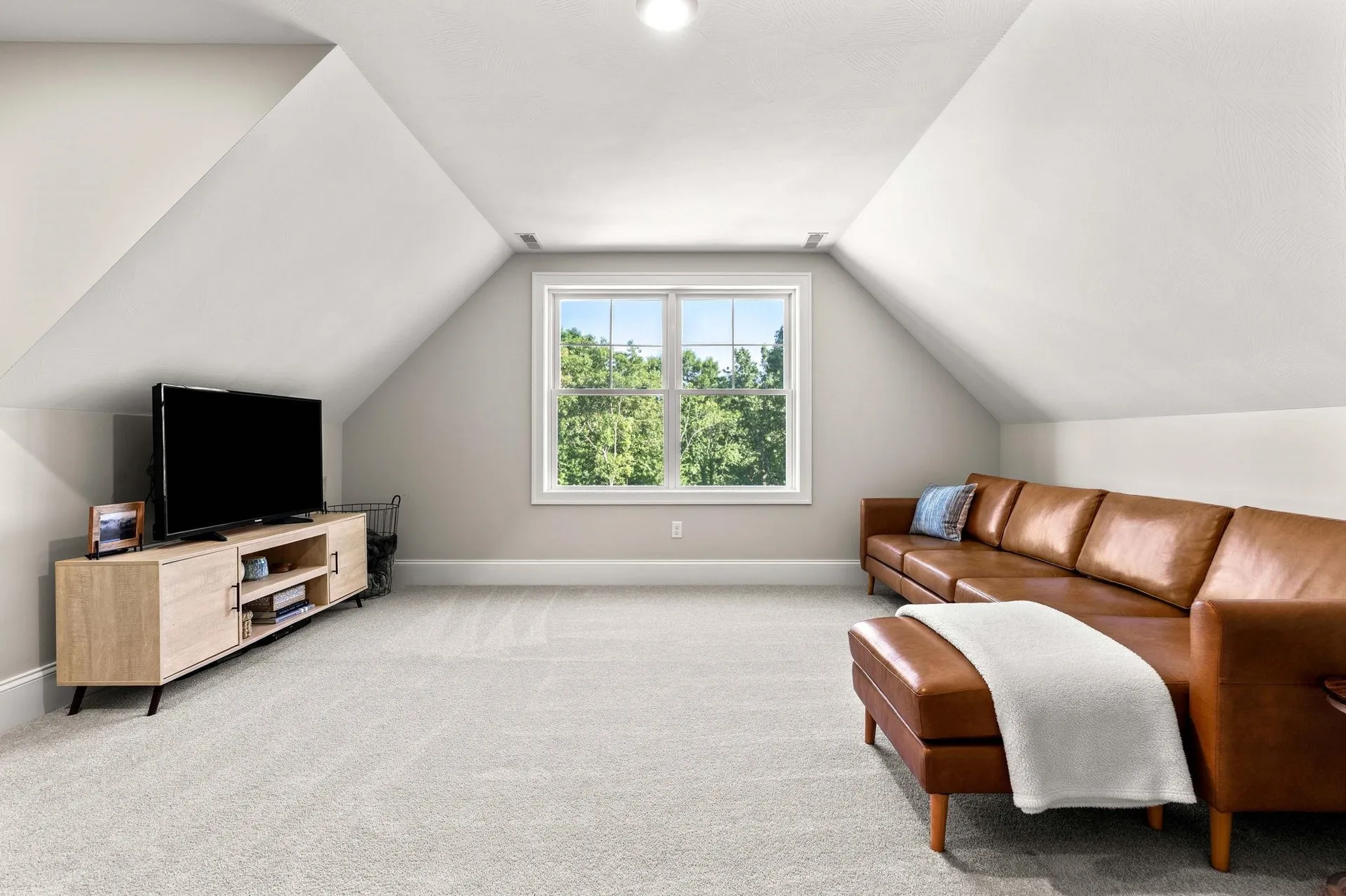 52 Stonehenge Road Londonderry NH 03053