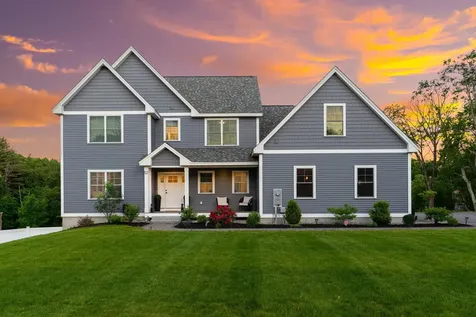 52 Stonehenge Road Londonderry NH 03053