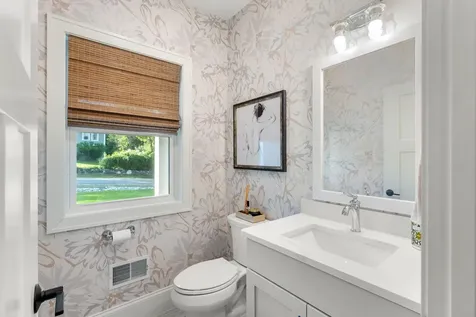 52 Stonehenge Road Londonderry NH 03053