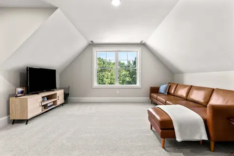 52 Stonehenge Road Londonderry NH 03053
