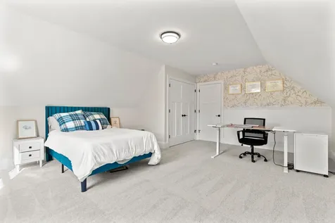 52 Stonehenge Road Londonderry NH 03053