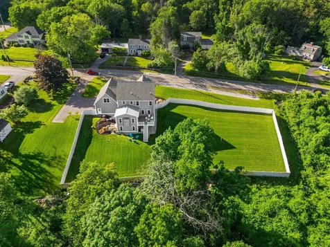 52 Stonehenge Road Londonderry NH 03053