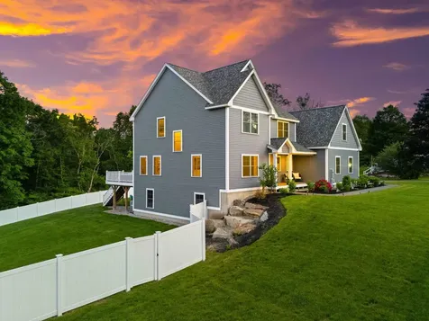52 Stonehenge Road Londonderry NH 03053