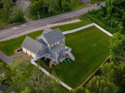 52 Stonehenge Road Londonderry NH 03053